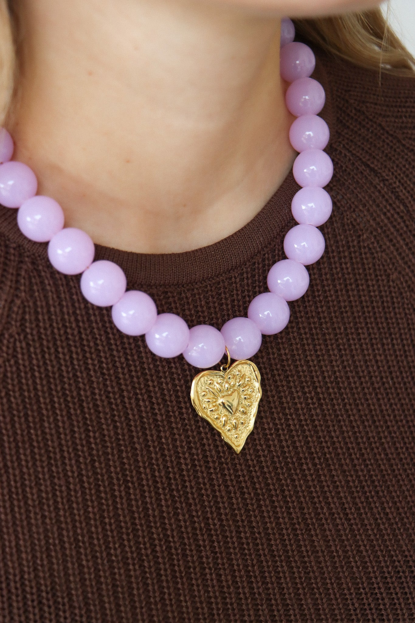 Soft plum necklace gold