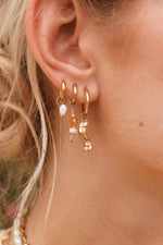 Single Chain Nude Dop Hoop Gold