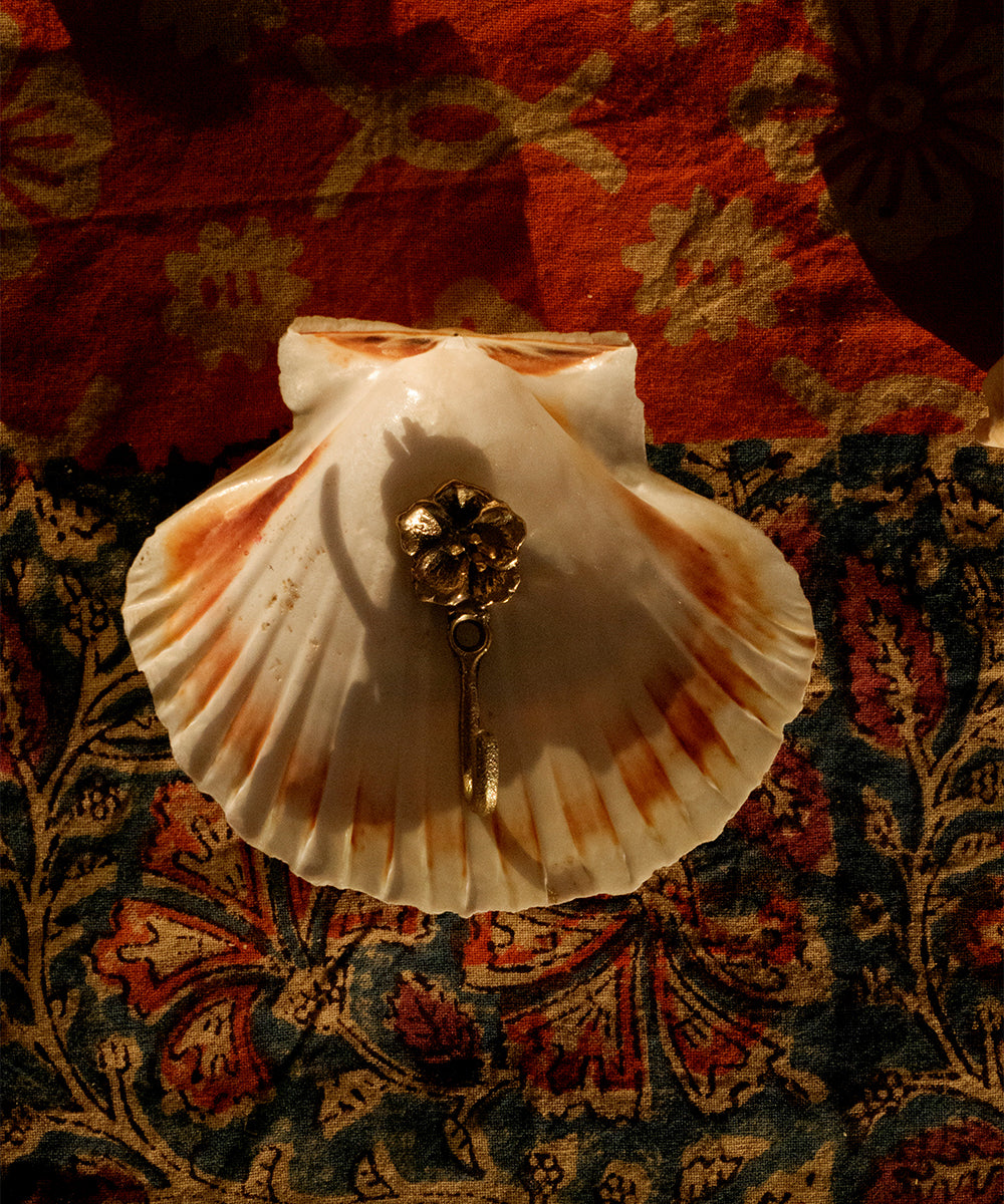 Maisie flower hook mini