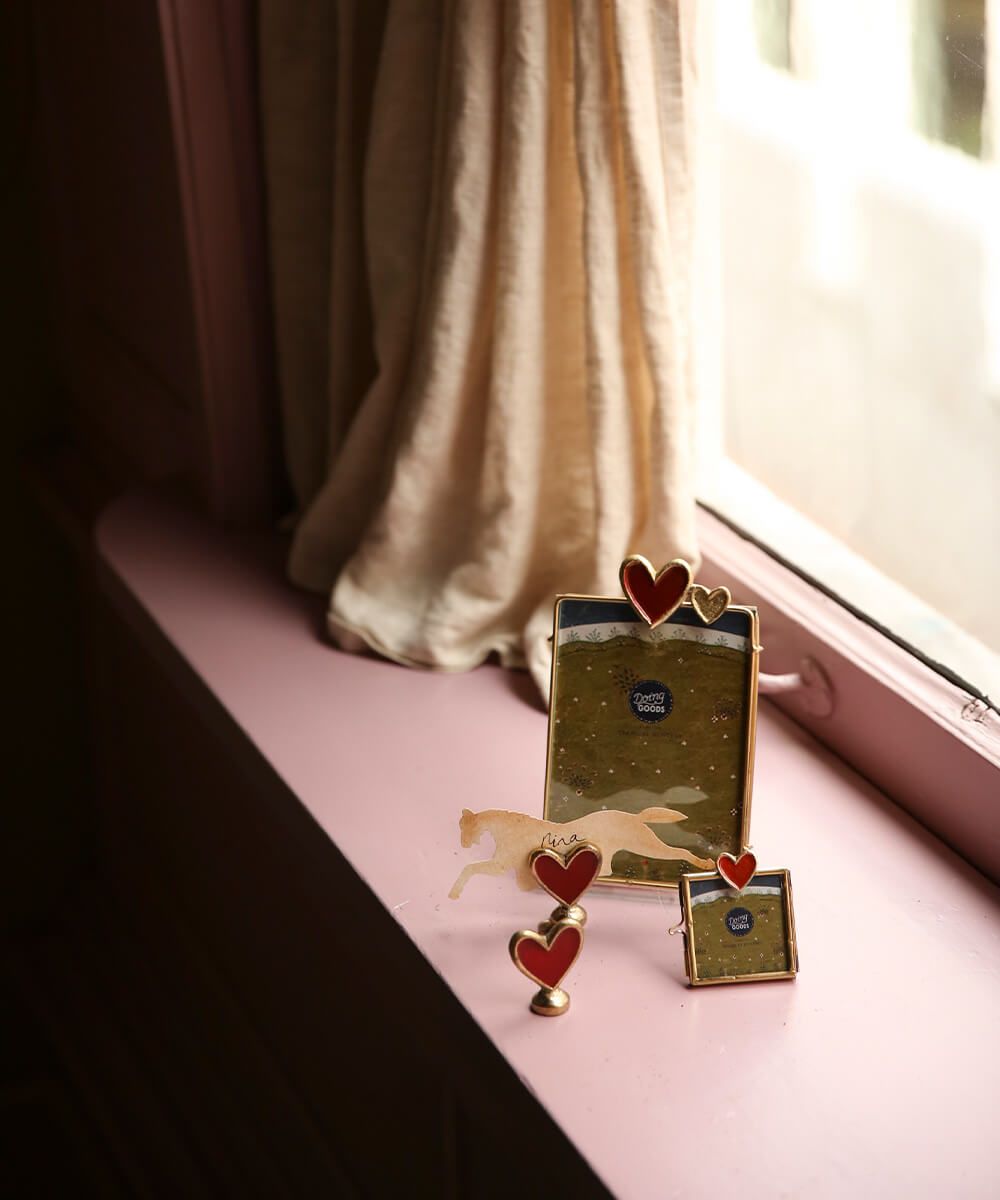 Pyar heart mini frame - red gold - doing goods