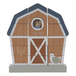 Stapel boerderijhuis little farm