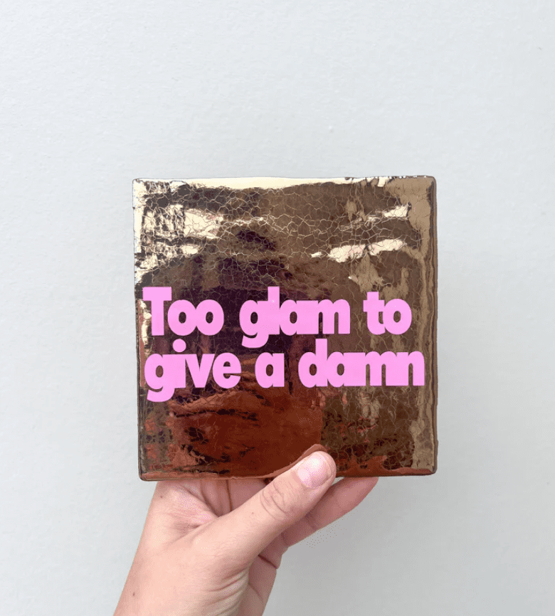Tegel - too glam to give a damn gold