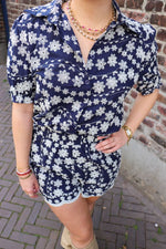 Short Quinn - Navy flower