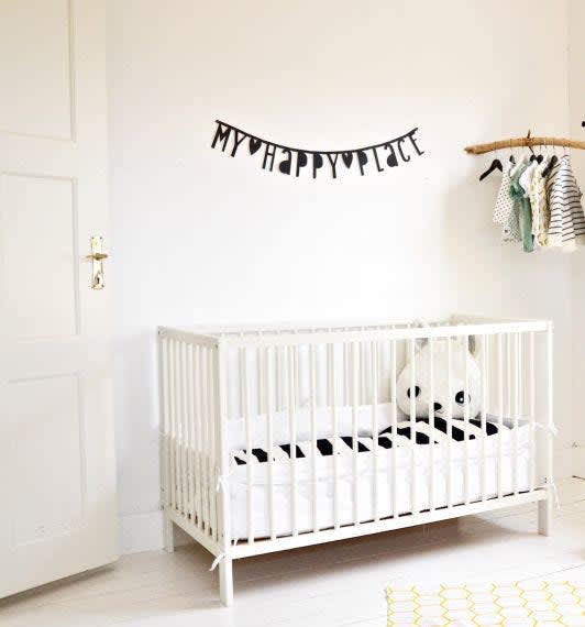 Letter banner black