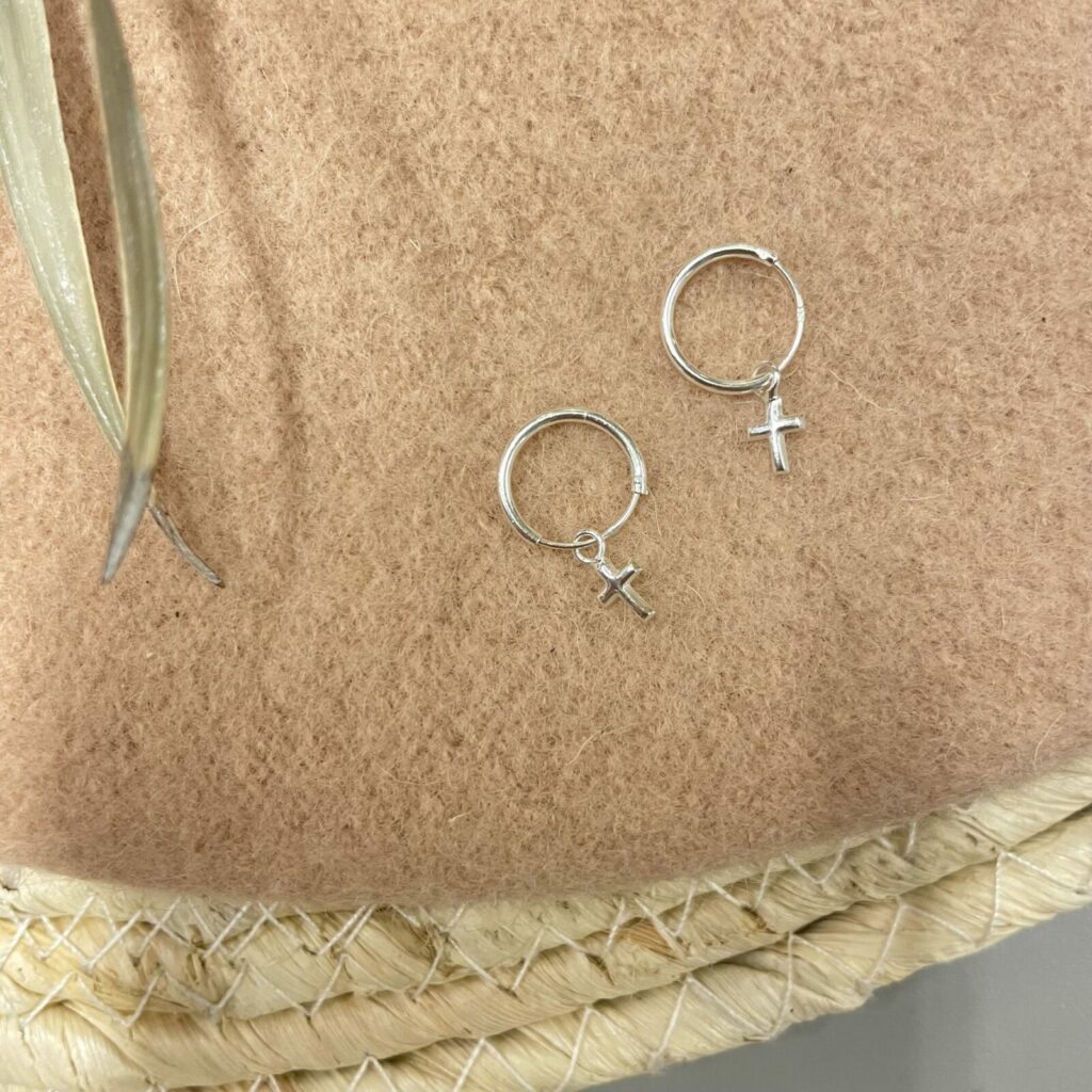 5_90 sterling silver cross hoop 11 cross 7mm set