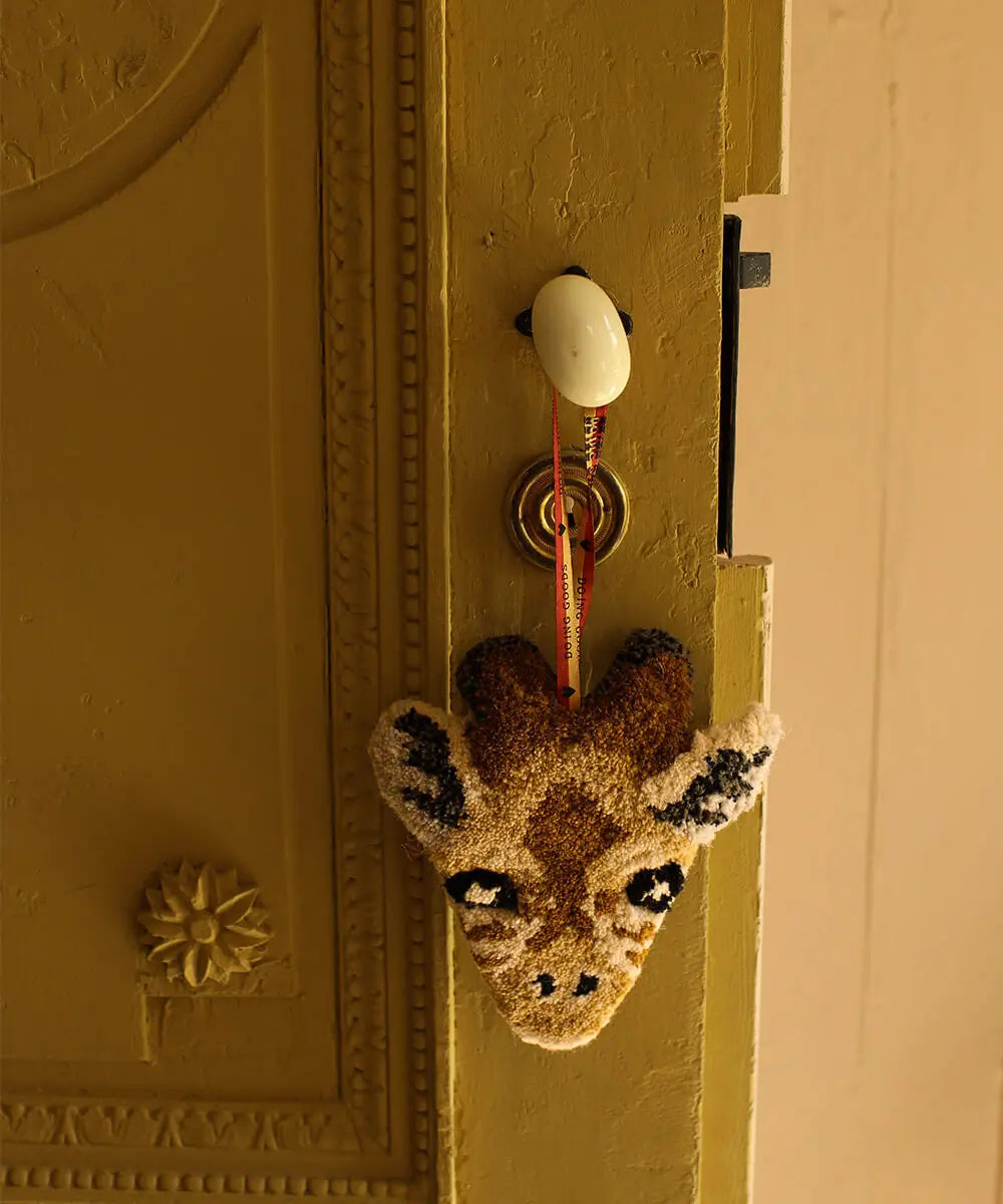 Gimpy Giraff gift hanger