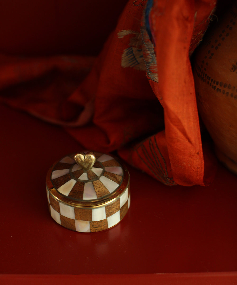 Heart circus box medium - woody
