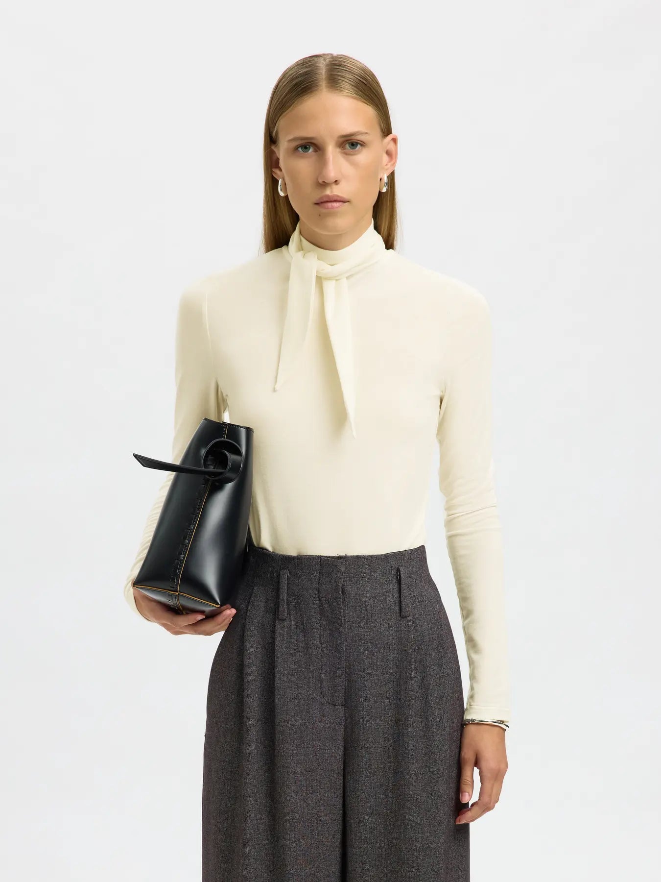 Slflina land ls high neck top - egret