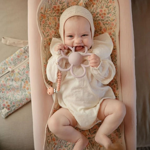 Rattle daisy teether