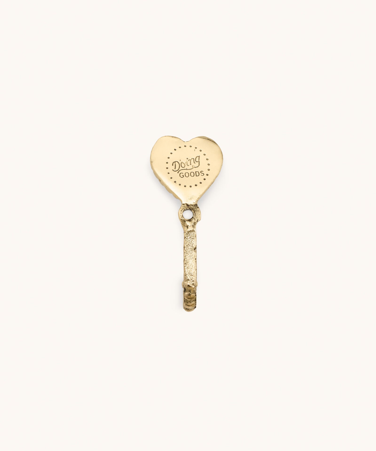 Saachi heart hook
