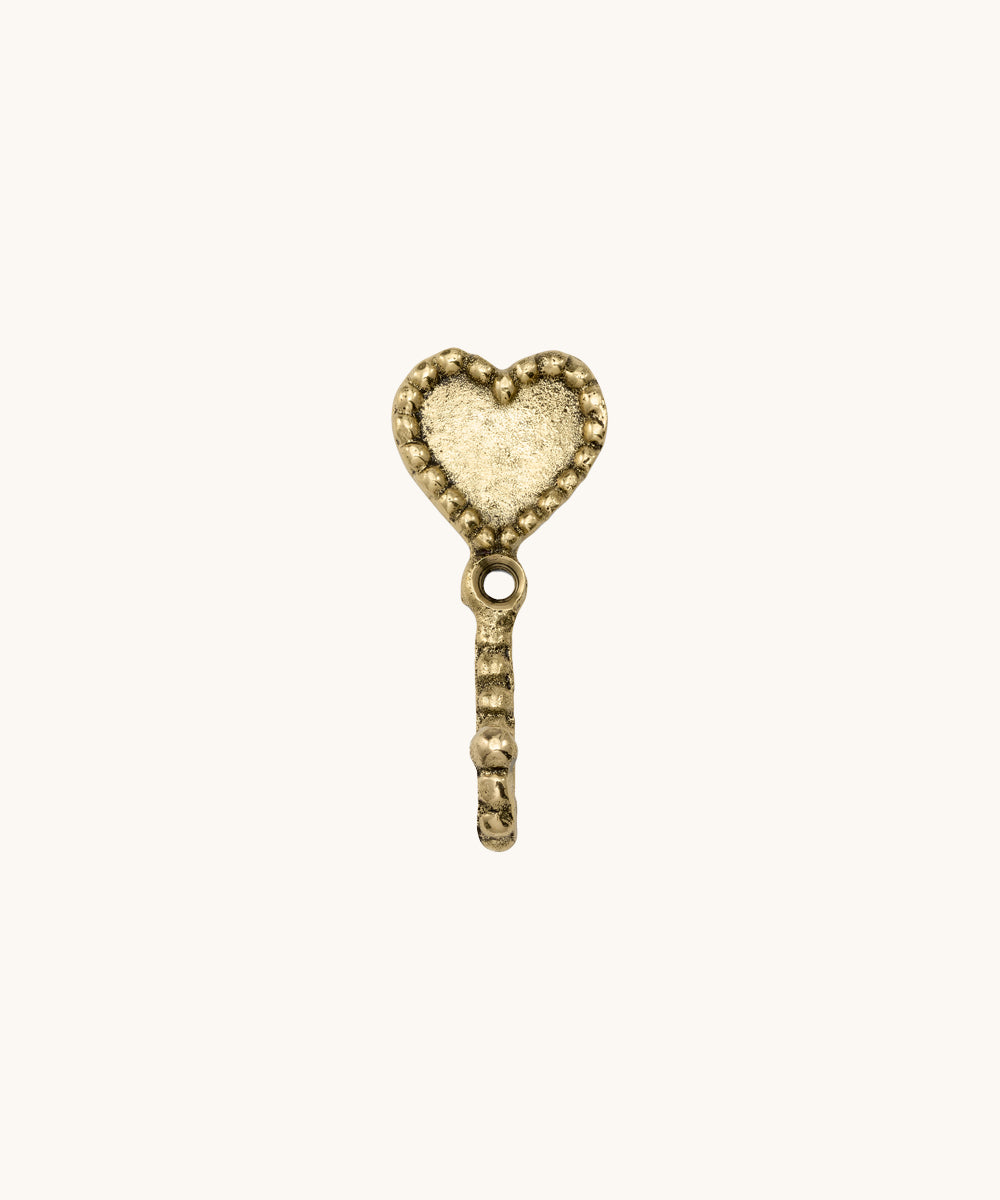 Saachi heart hook